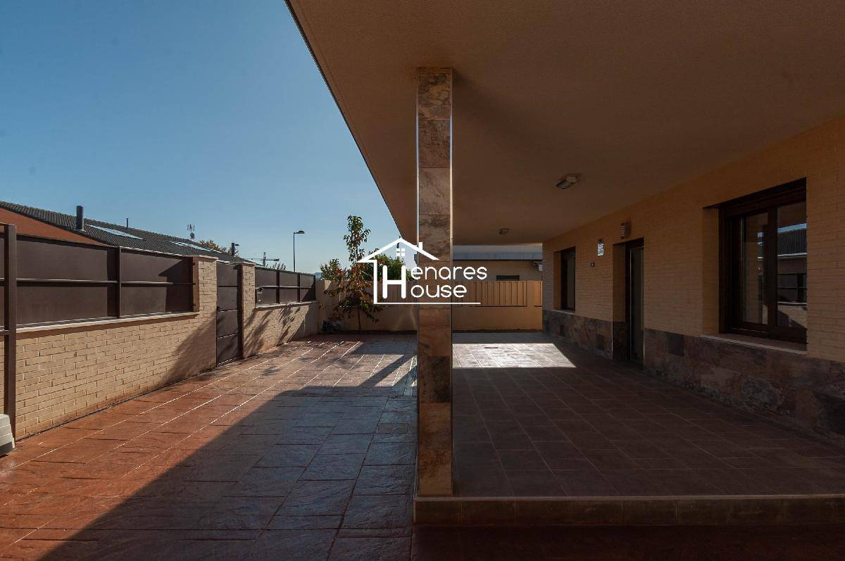 Alquiler Chalet en Urb. El Mirador Villalbilla 1100 € 105 m²